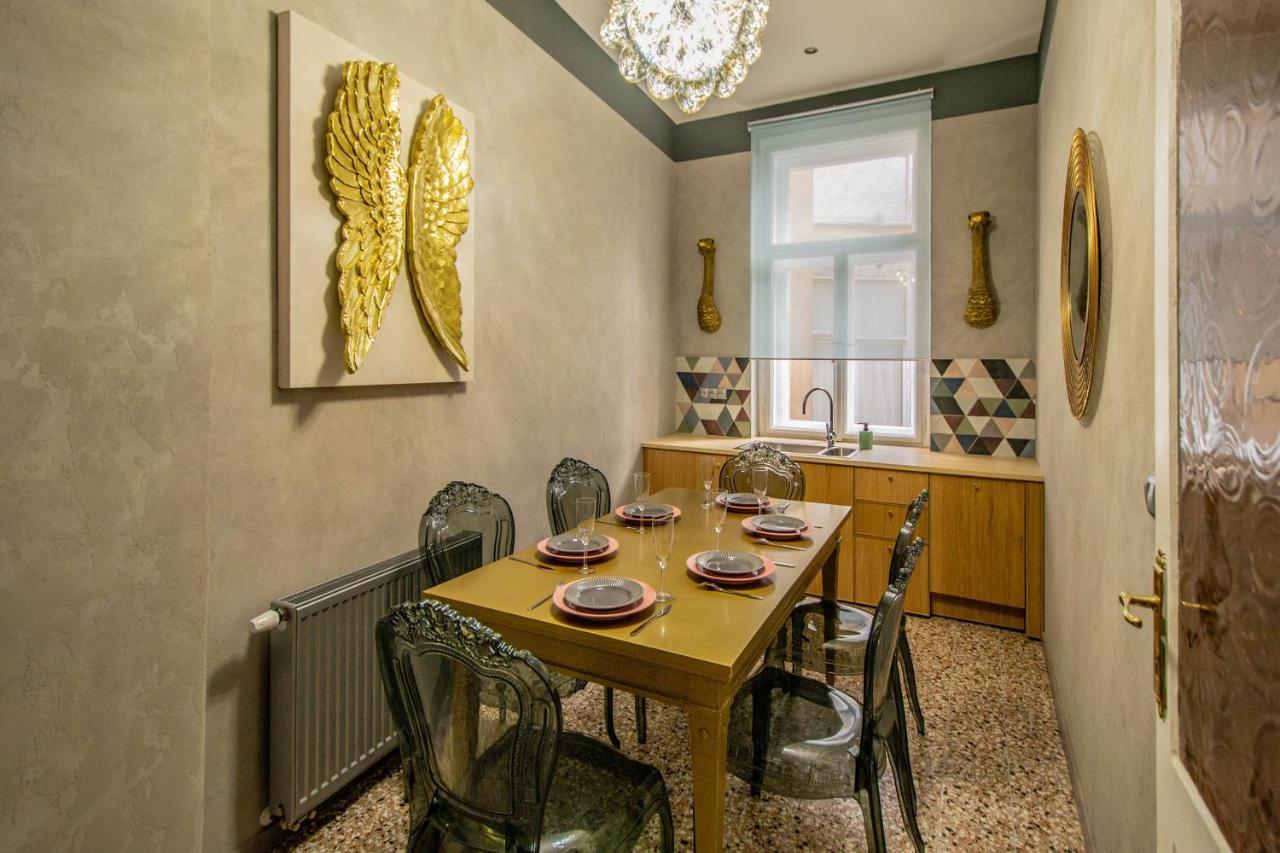 Apartament 3bdr Oasis In The Heart Of Praga